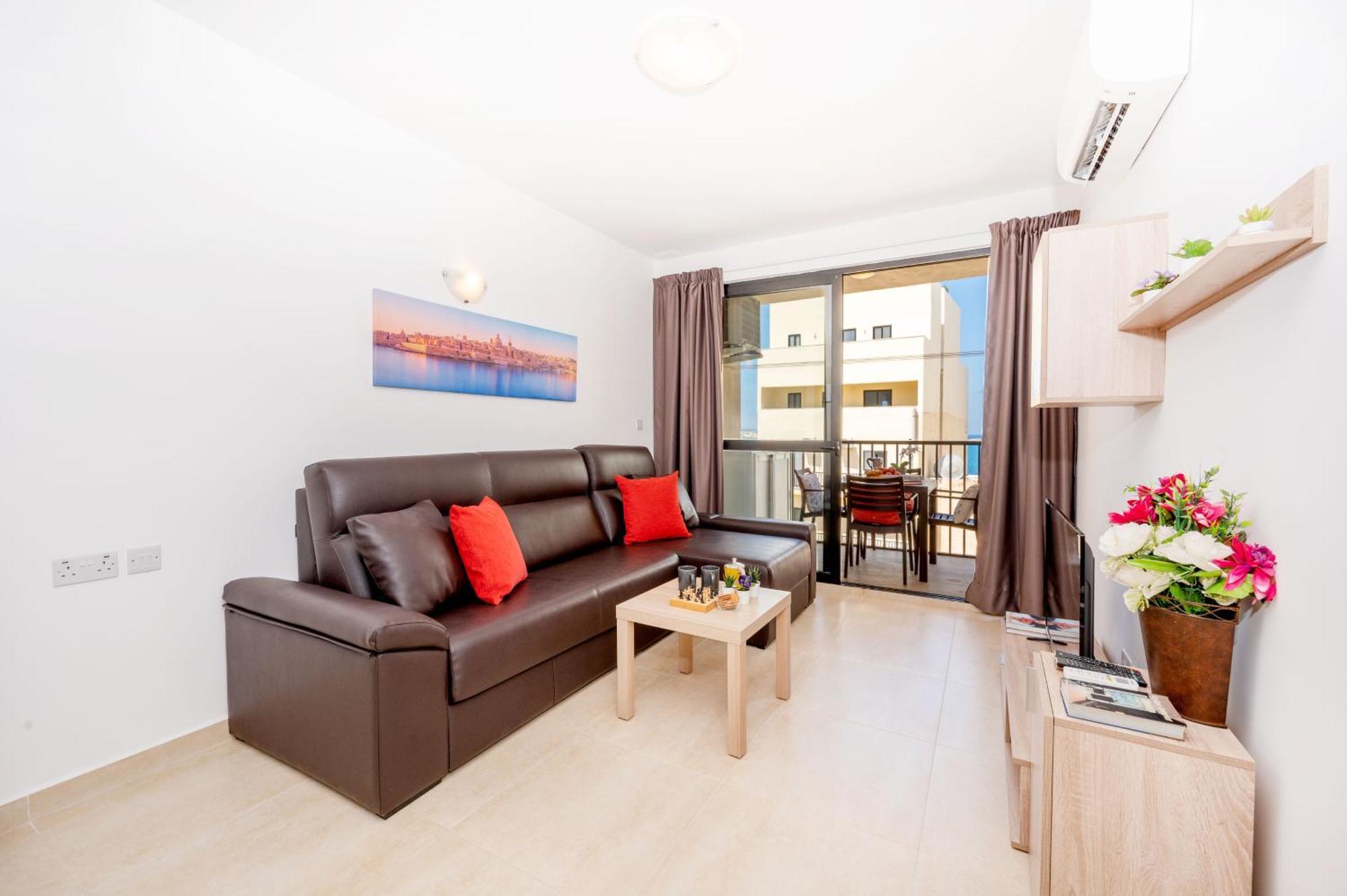 Sea Bliss Apartments With Terrace Just Off Seafront In St Paul'S Bay - By Getawaysmalta Сент-Полс-Бей Экстерьер фото